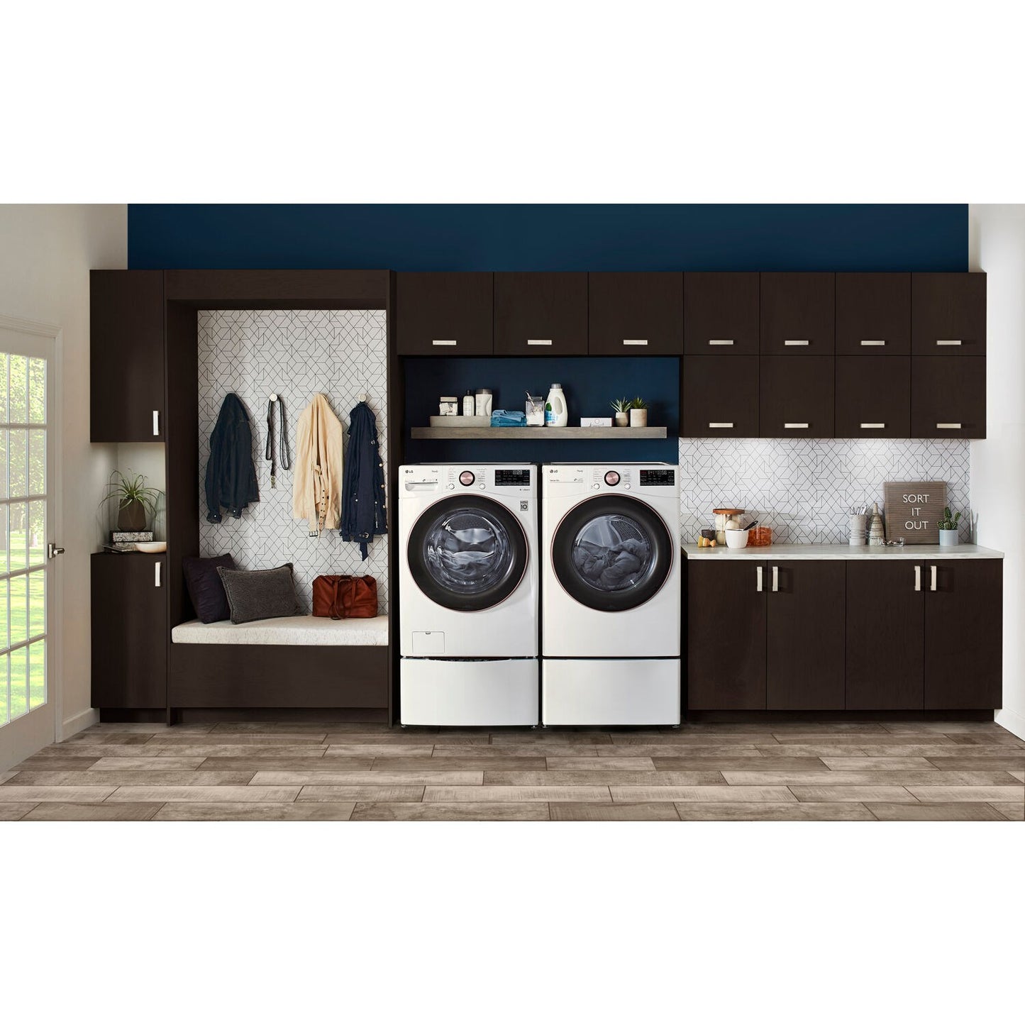 LG/WM4000HWA 4.5 CF Ultra Large Capacity FL Washer w/ AIDD, Turbowash, Steam, Wi-Fi - White